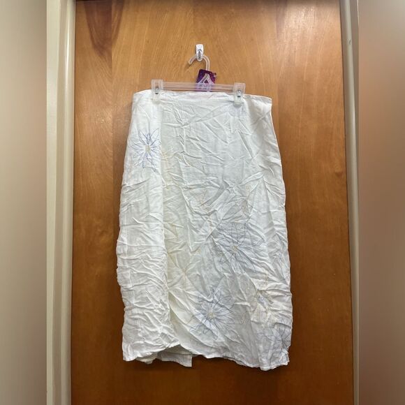 Willi Smith linen White Pencil Skirt with embroidered Blue Floral Design - Picture 1 of 7